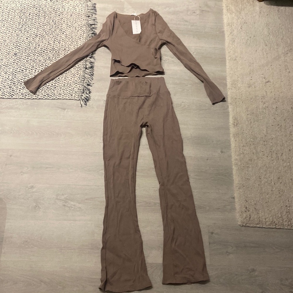 BRIAVIA- Toast Two Piece Set
